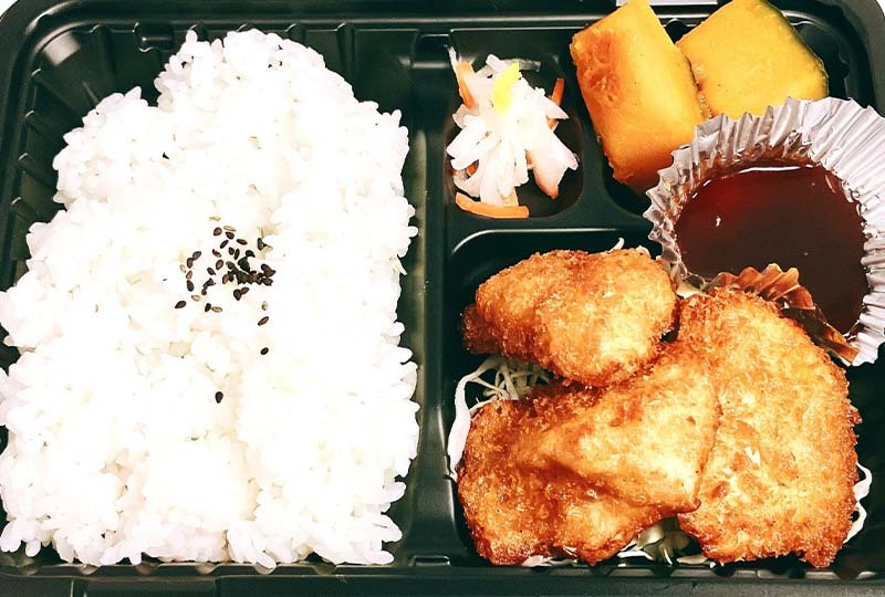 ランチタイム500円チキンカツ弁当
